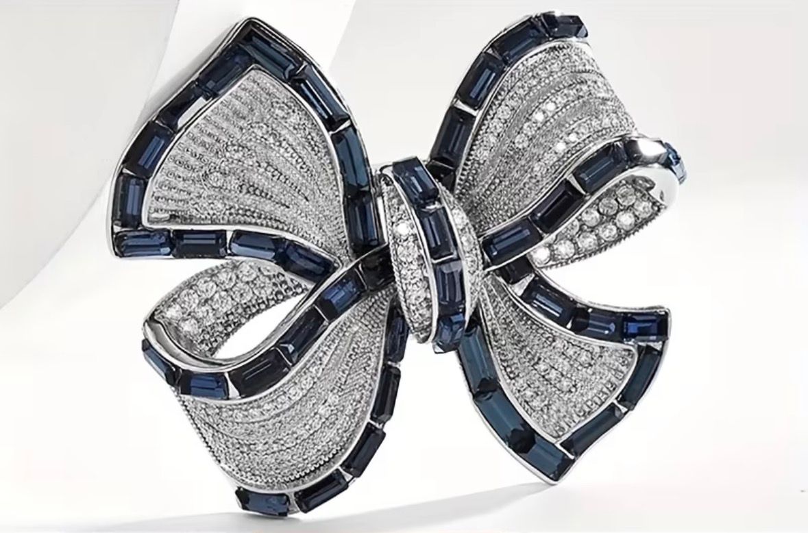 The Versailles Bow Brooches